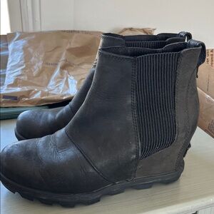 Sorel Wedge Boots Sz 7.5 Black